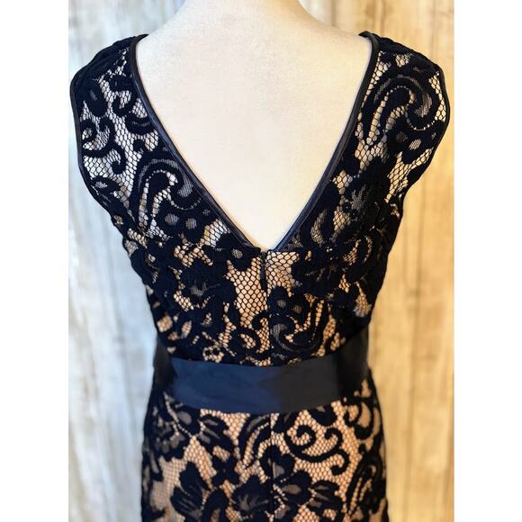 Betsy & Adam Navy Blue Lace and Taupe Evening Gown Size 6 - Picture 6 of 8